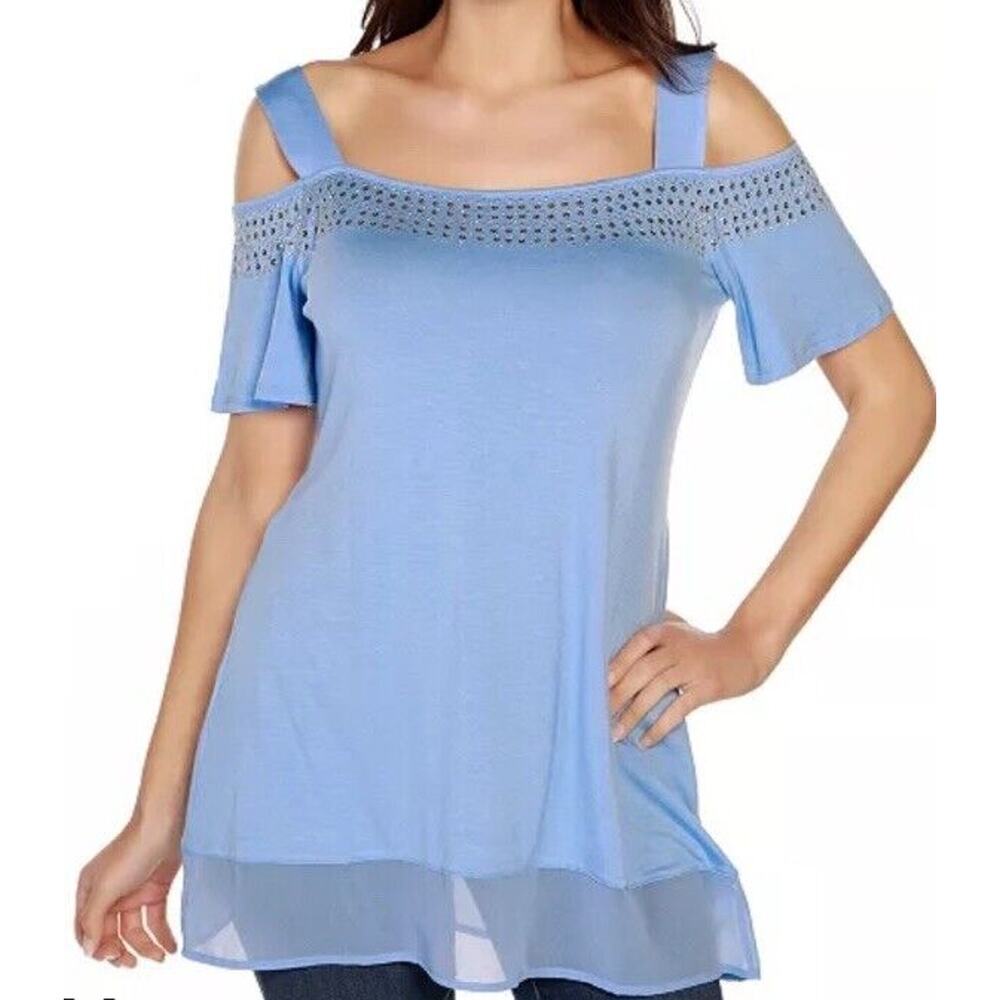 Belldini Women’s‎ Light Blue Embellished Top Size Medium With Chiffon Hem